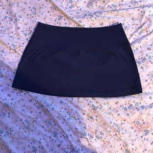 NAVY BLUE LULULEMON ATHLETICA SKIRT - SMALL